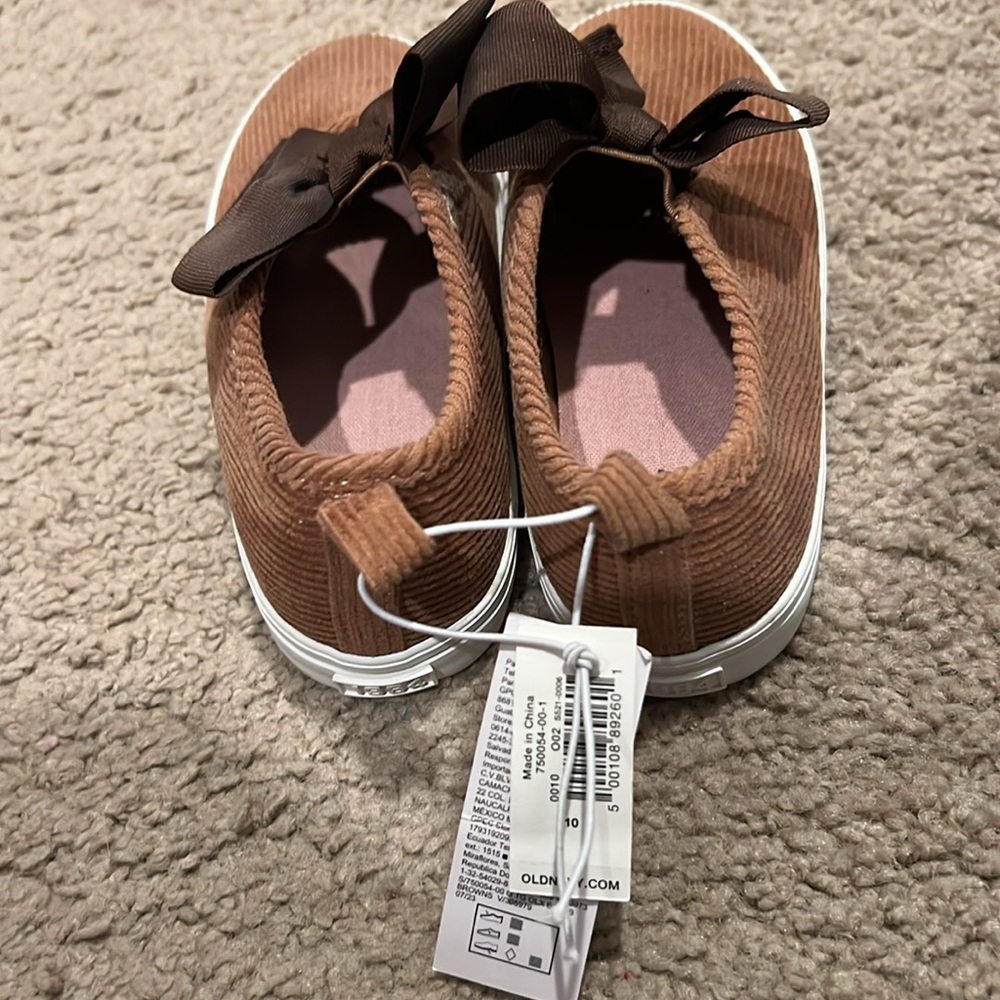 Old Navy Brown Kids Sneakers with Bow - Picture 2 of 3